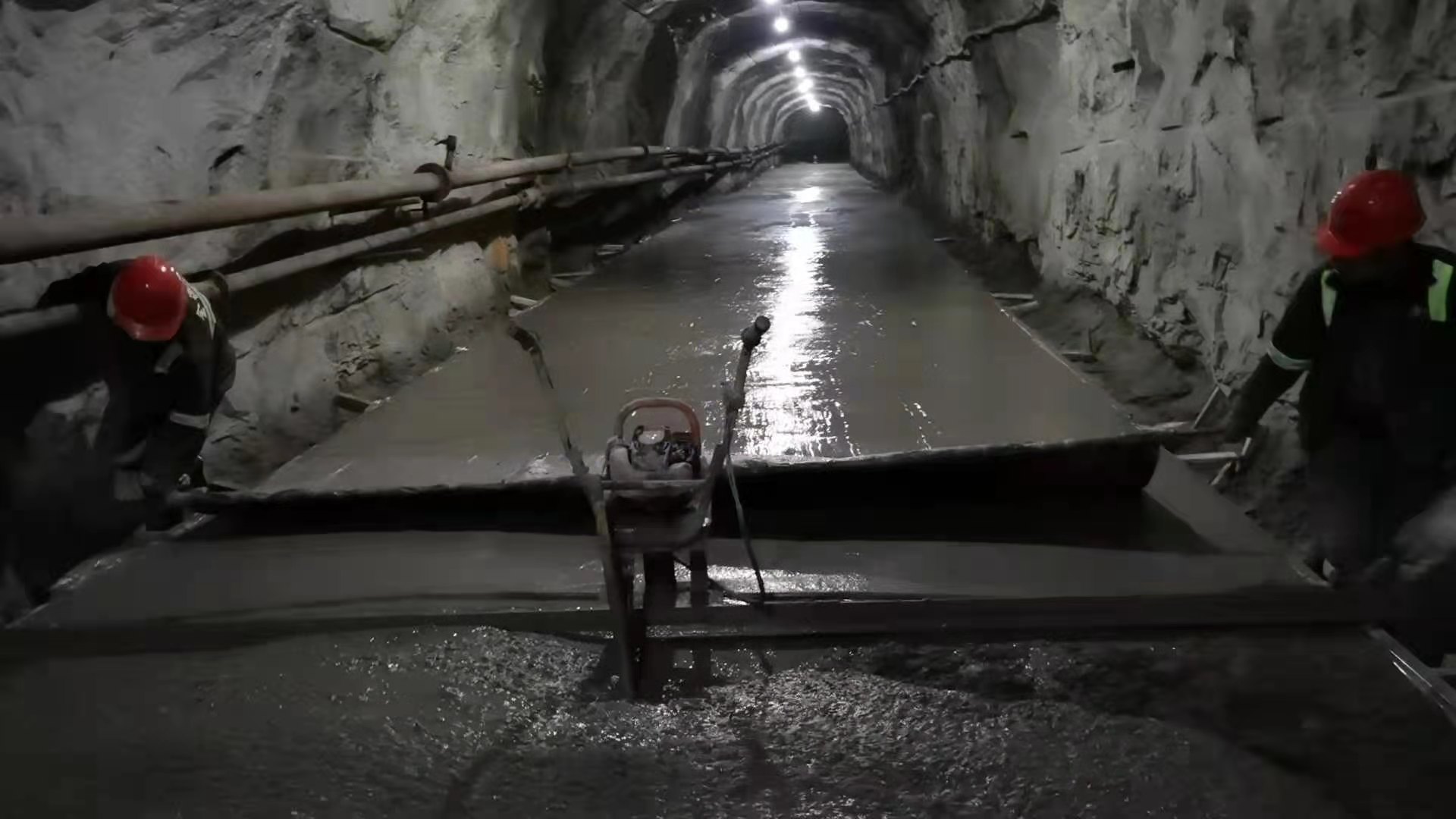 1612226415820119.jpg 斜坡道路面硬化4.jpg