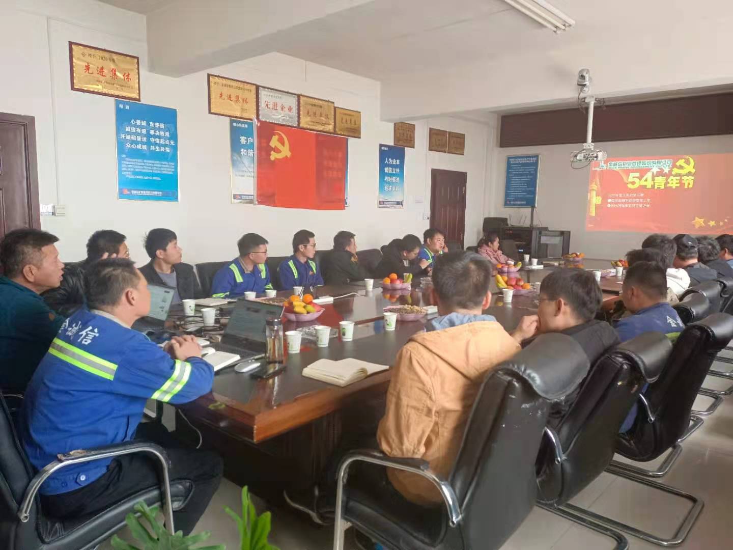 1620269550155086.jpg 座谈会2.jpg