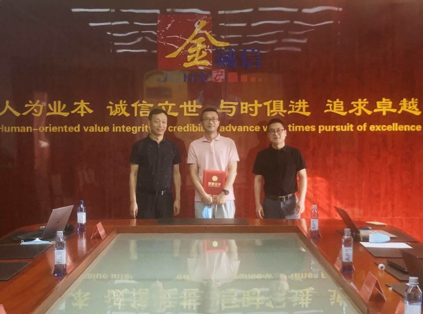 498194138601590185_副本.jpg