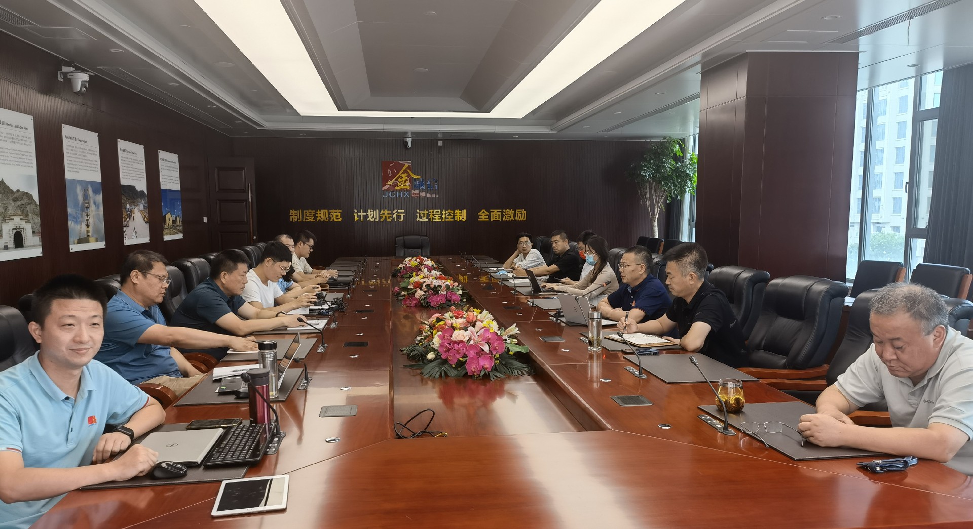 1661393632663140.jpg 新闻稿照片2 - 运营管理中心开展商务礼仪讲座.jpg